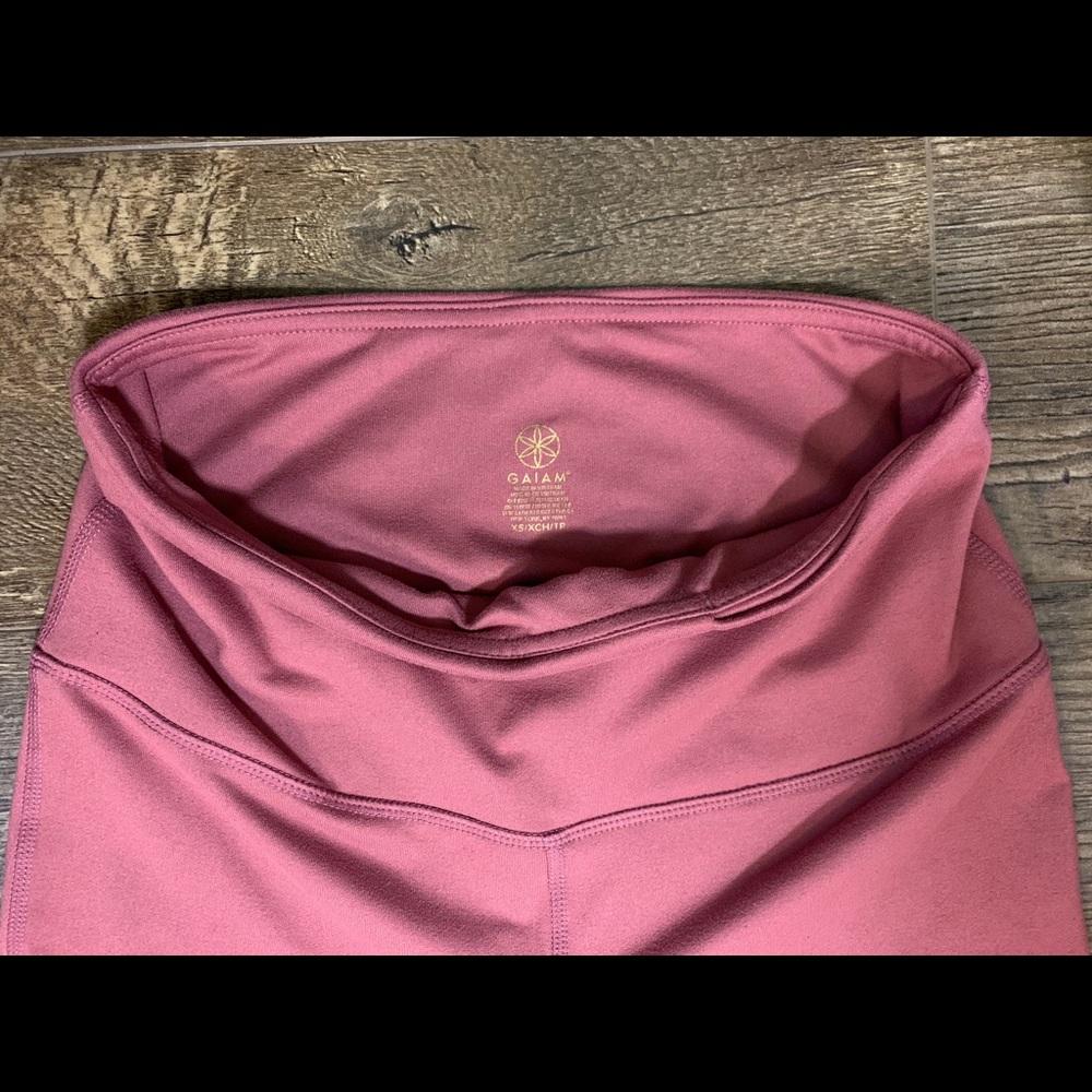 Gaiam Mauve Pink Super Soft Leggings w/ detail